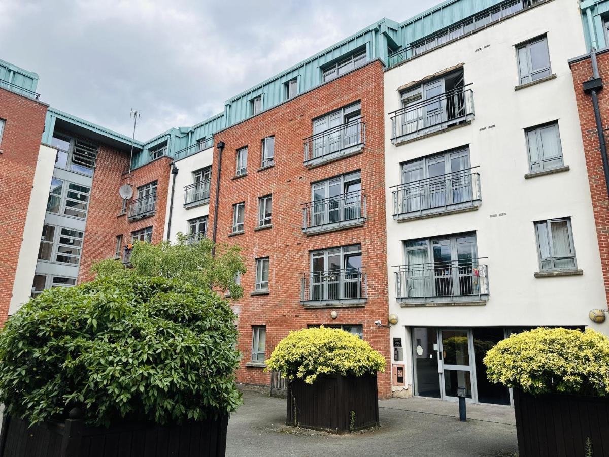 Beauchamp Suite: Central Coventry Accommodation for All Exterior photo