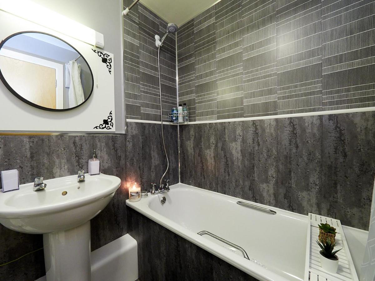Beauchamp Suite: Central Coventry Accommodation for All Exterior photo