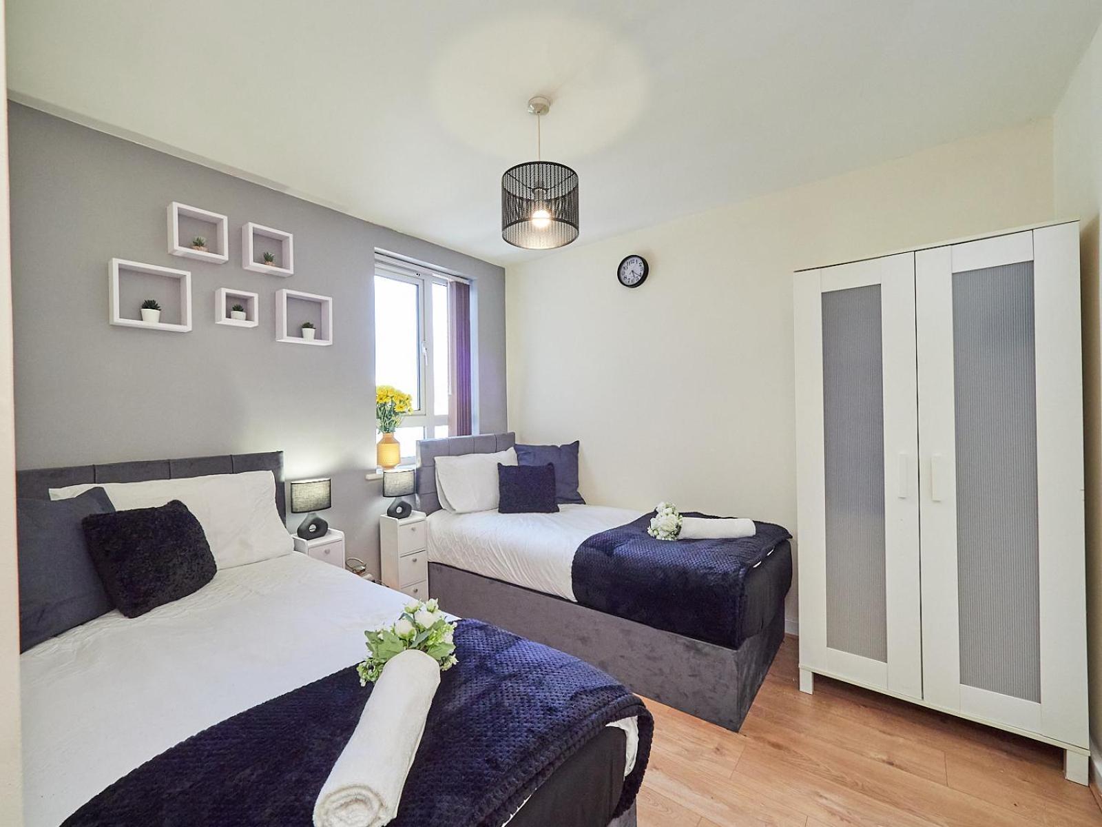 Beauchamp Suite: Central Coventry Accommodation for All Exterior photo