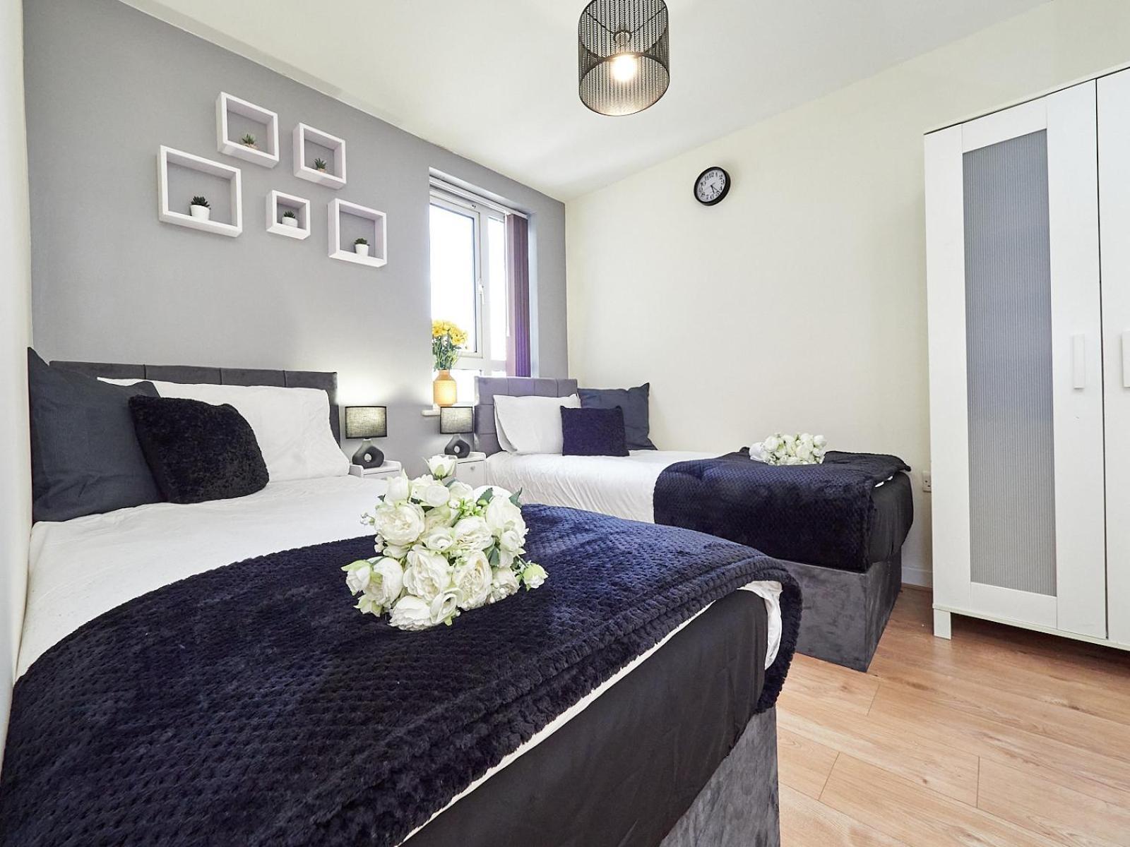 Beauchamp Suite: Central Coventry Accommodation for All Exterior photo